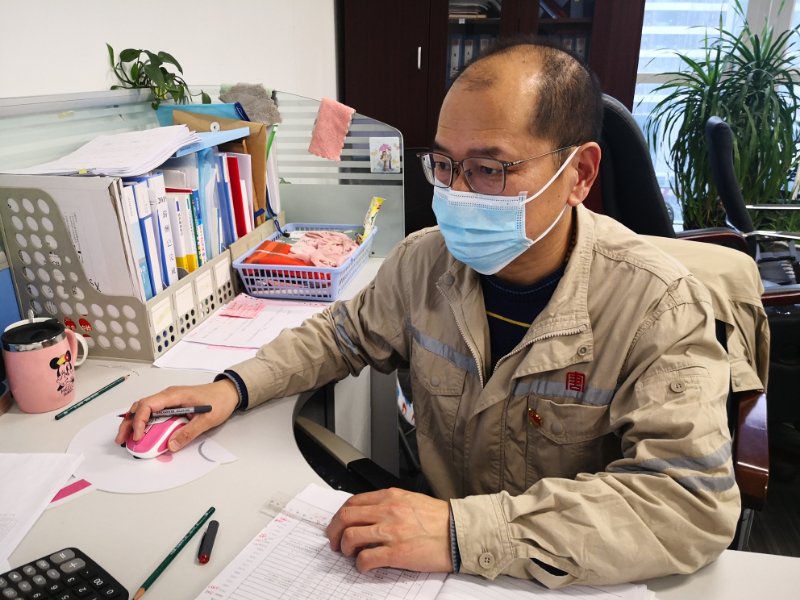 王兆猛的“日?！薄洿筇粕綎|清潔能源開發(fā)有限公司人力資源部負責人王兆猛