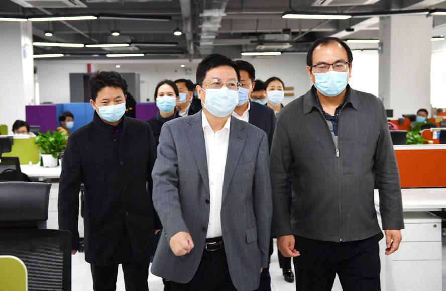 湖南省委常委、長(zhǎng)沙市委書記胡衡華到大唐先一科技公司調(diào)研