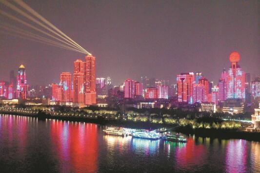 英雄之城，光明新生