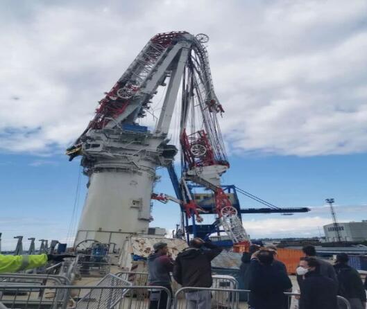 全球最大噸位風電安裝船吊臂攔腰折斷，損失1億歐元