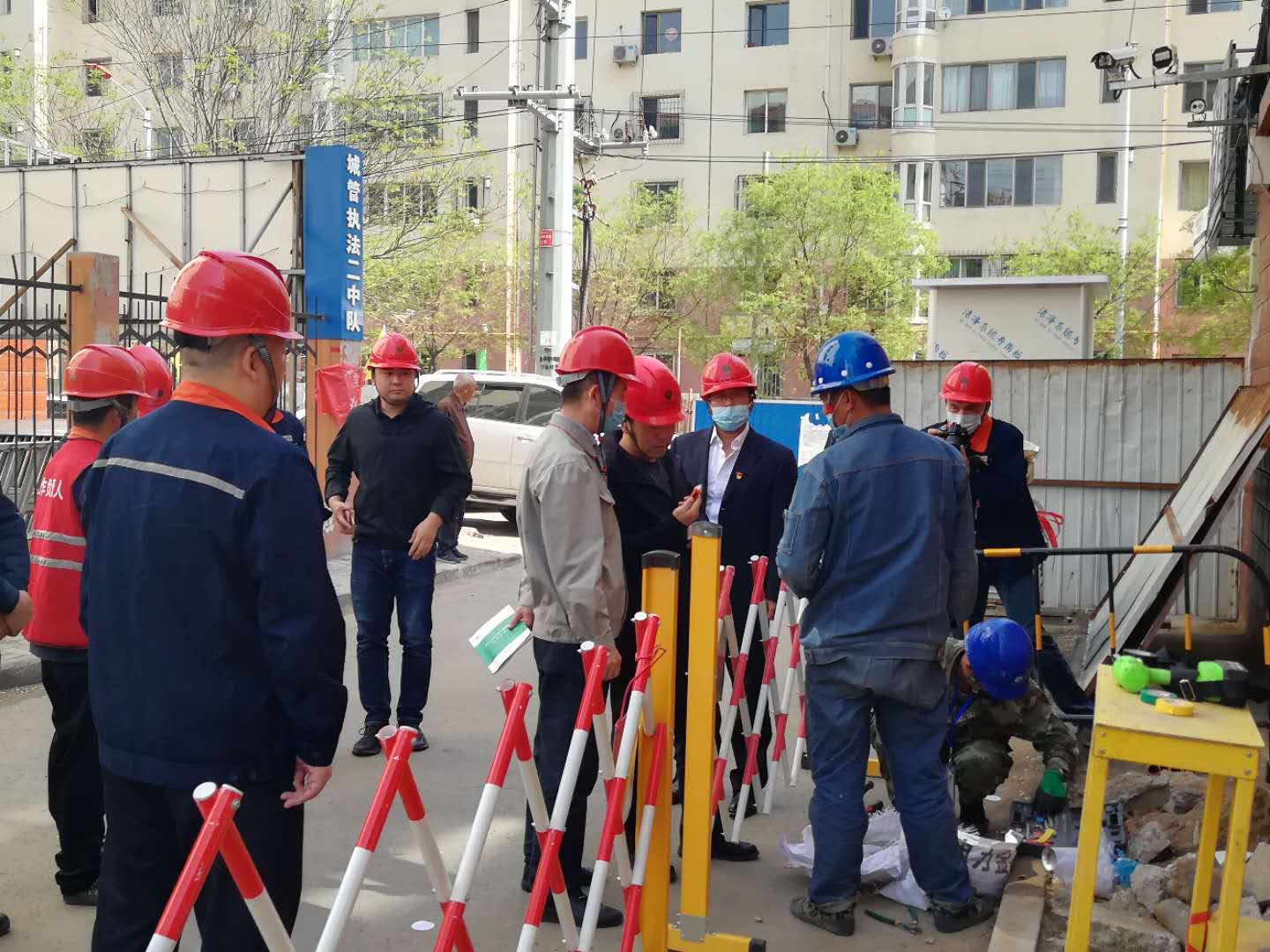 包頭供電局領導蒞臨中石油“三供一業(yè)”項目現(xiàn)場調研