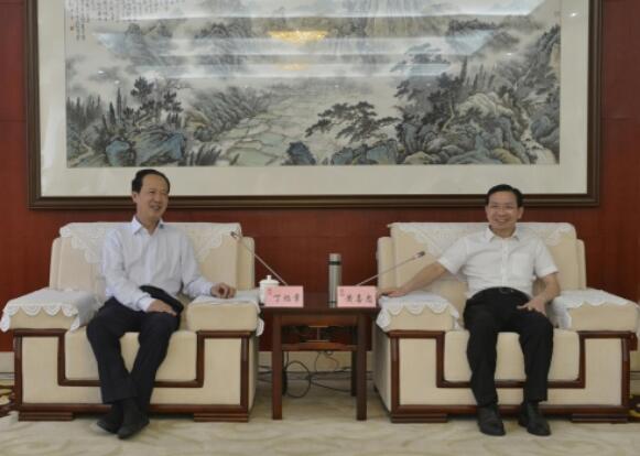 丁焰章拜會(huì)南昌市委副書(shū)記、市長(zhǎng)黃喜忠