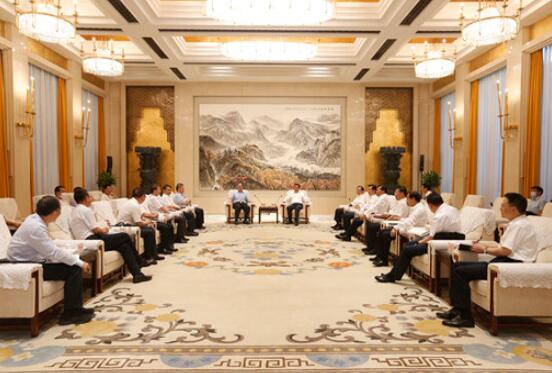 湖北省委書記應(yīng)勇、省長王曉東會(huì)見國家電網(wǎng)董事長、黨組書記毛偉明