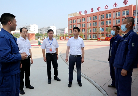 寶雞供電分公司總經(jīng)理蒙小胖深入岐山考點(diǎn)一線檢查慰問