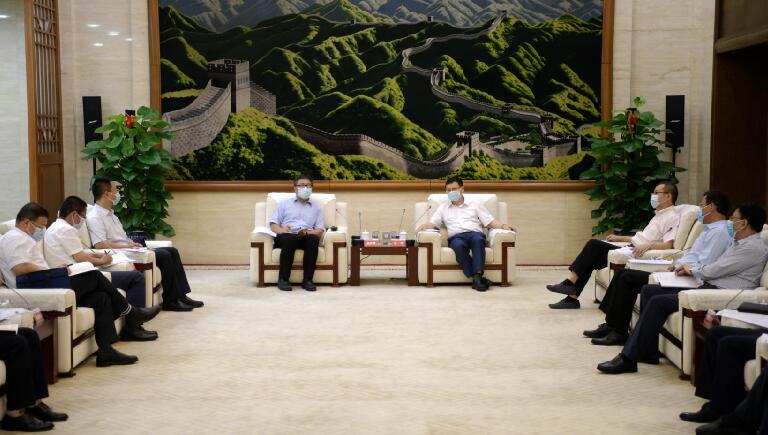 寇偉會(huì)見(jiàn)哈電集團(tuán)黨委副書(shū)記、總經(jīng)理吳偉章