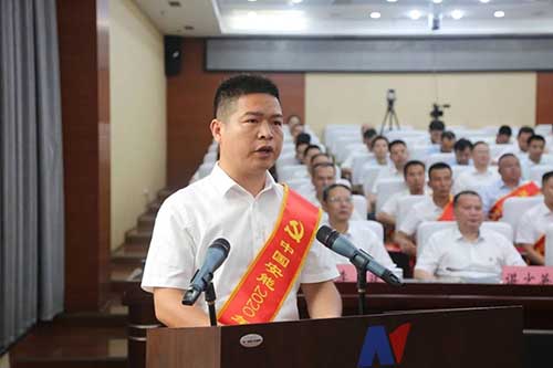 團結(jié)凝聚力量 實干成就夢想——記中國安能優(yōu)秀共產(chǎn)黨員、萬安水環(huán)境項目經(jīng)理薛振興