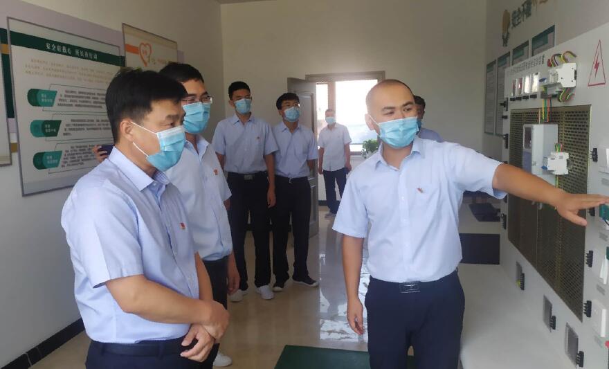 國(guó)網(wǎng)嫩江市供電公司組織員工到五星級(jí)供電所參觀學(xué)習(xí)