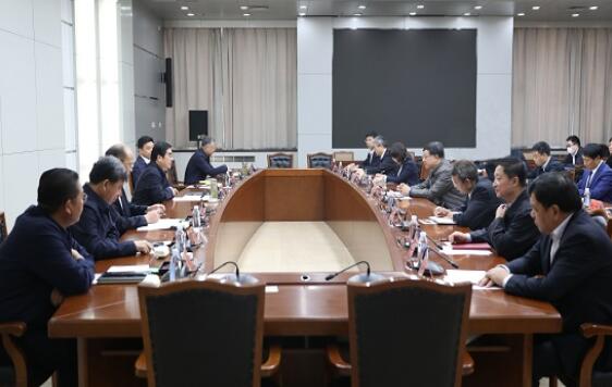 鄧建玲與唐山市委副書(shū)記、市長(zhǎng)丁繡峰會(huì)談