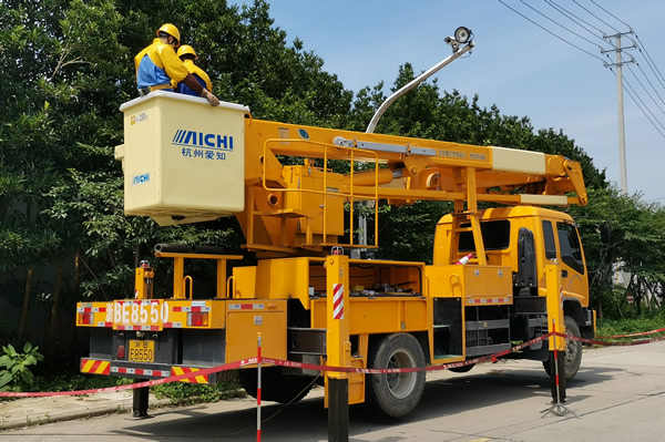 國(guó)網(wǎng)寧?？h供電公司：統(tǒng)籌帶電作業(yè)資源，“坐堂制”促提質(zhì)增效