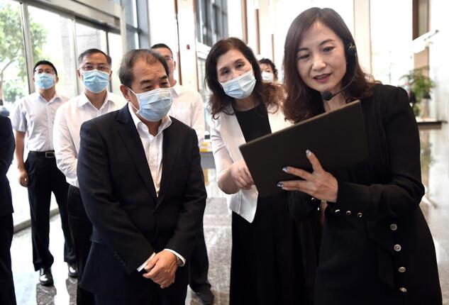 南方電網(wǎng)公司董事長、黨組書記孟振平調(diào)研鼎和保險公司