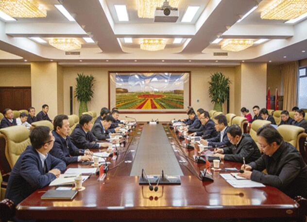 內(nèi)蒙古電力（集團）公司董事長、黨委書記賈振國帶隊赴鄂爾多斯地區(qū)調(diào)研