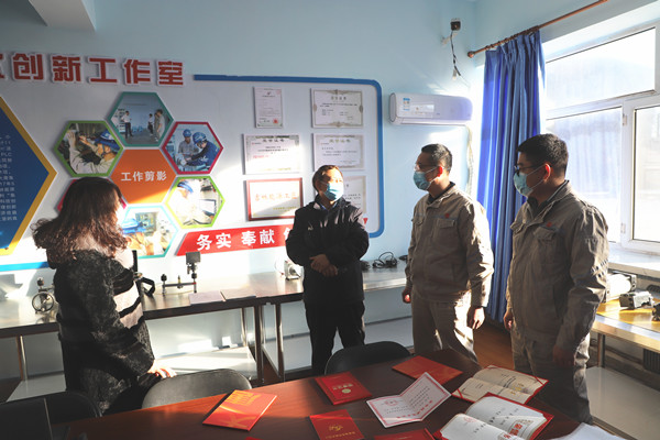 松原市總工會(huì)副主席到長(zhǎng)山熱電廠(chǎng)創(chuàng)新工作室調(diào)研