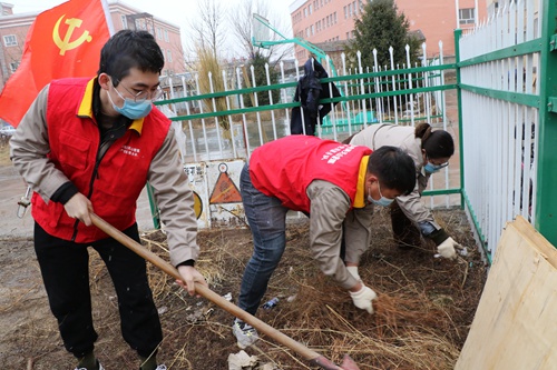 國網(wǎng)伊犁供電公司：開展“學(xué)雷鋒、樹新風(fēng)、做榜樣”志愿活動