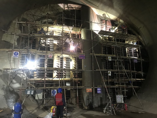 國網(wǎng)劉家峽水電廠7、8號機組進水口攔污柵補焊打磨修復順利完成