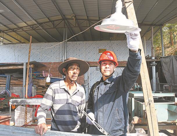 李德青：村民用電滿意，我心里才踏實(shí)