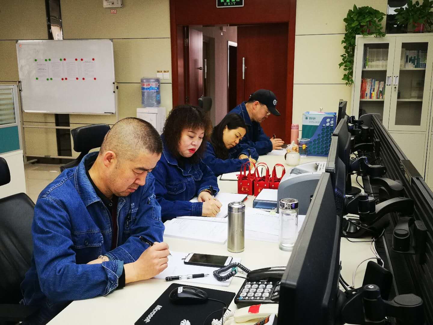 國(guó)網(wǎng)平?jīng)龉╇姽竟╇姺?wù)指揮中心：提升配網(wǎng)調(diào)度管理，保障春檢安全進(jìn)行