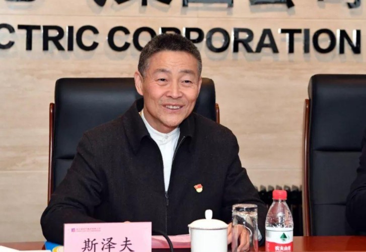 發(fā)展新能源要與電力安全統(tǒng)籌兼顧——訪全國政協(xié)常委，哈爾濱電氣集團(tuán)有限公司黨委書記、董事長斯?jié)煞? /></a></div>
				<div   id=