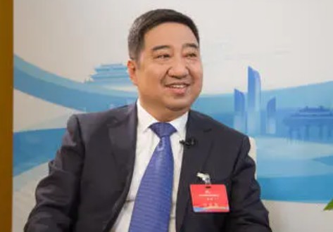 中國(guó)西電集團(tuán)有限公司黨委書記、董事長(zhǎng)、中國(guó)電氣裝備集團(tuán)董事長(zhǎng)白忠泉