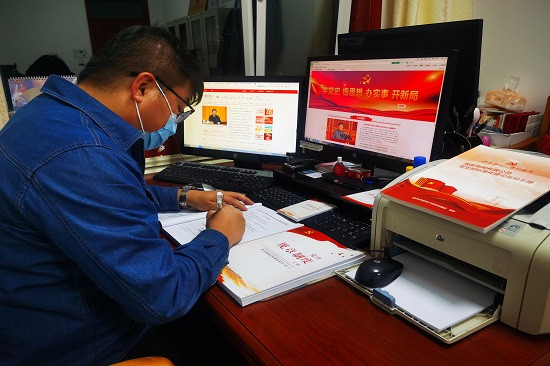 國(guó)網(wǎng)甘肅張掖供電公司：“線(xiàn)上+線(xiàn)下”助推“疫”線(xiàn)黨員素質(zhì)提升