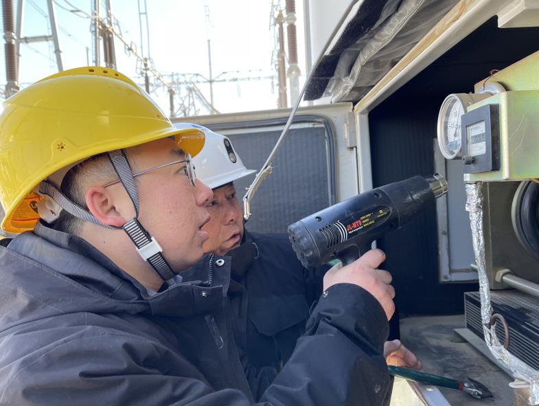 爭分奪秒解危急，全力保設備平穩(wěn)度冬