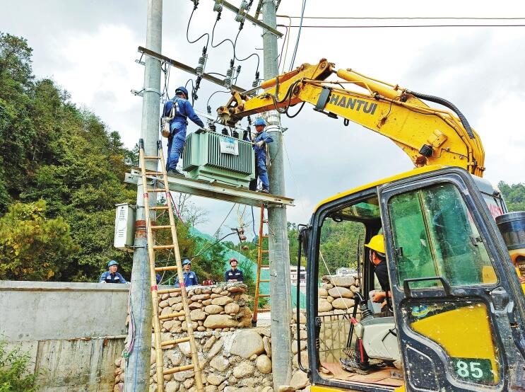 南方電網(wǎng)公司加強(qiáng)農(nóng)村電網(wǎng)建設(shè)，以充足電力激發(fā)鄉(xiāng)村活力