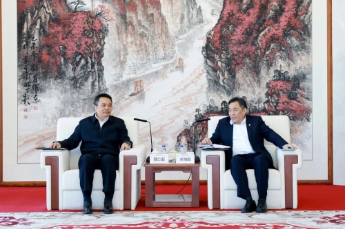 宋海良孫洪水與哈電集團(tuán)董事長曹志安、總經(jīng)理吳偉章會談