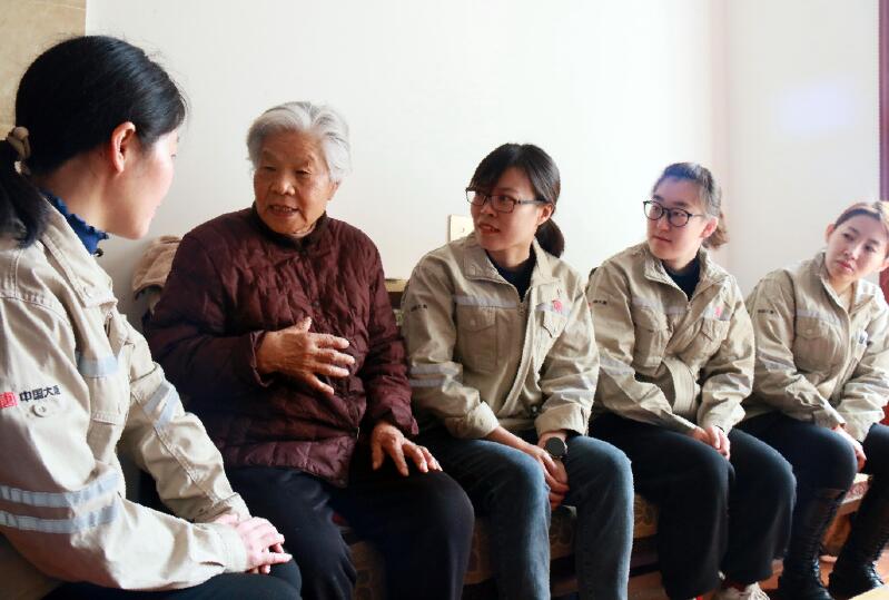 別樣婦女節(jié)，溫暖老人心