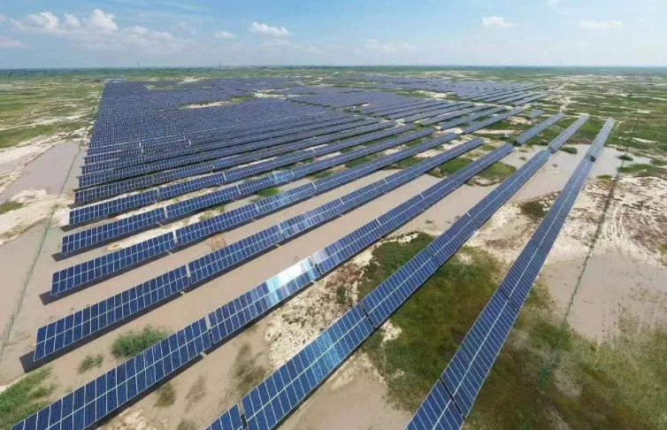 加快風(fēng)光發(fā)電建設(shè)，吉林油田新能源發(fā)展駛?cè)肟燔?chē)道