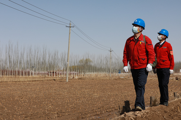 烏海市千里山供電分公司：保電巡線備耕忙，不誤農(nóng)時不負春