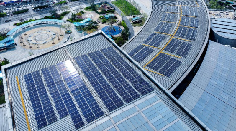 1.2MW！山東商業(yè)綜合體屋頂光伏發(fā)電項(xiàng)目并網(wǎng)發(fā)電