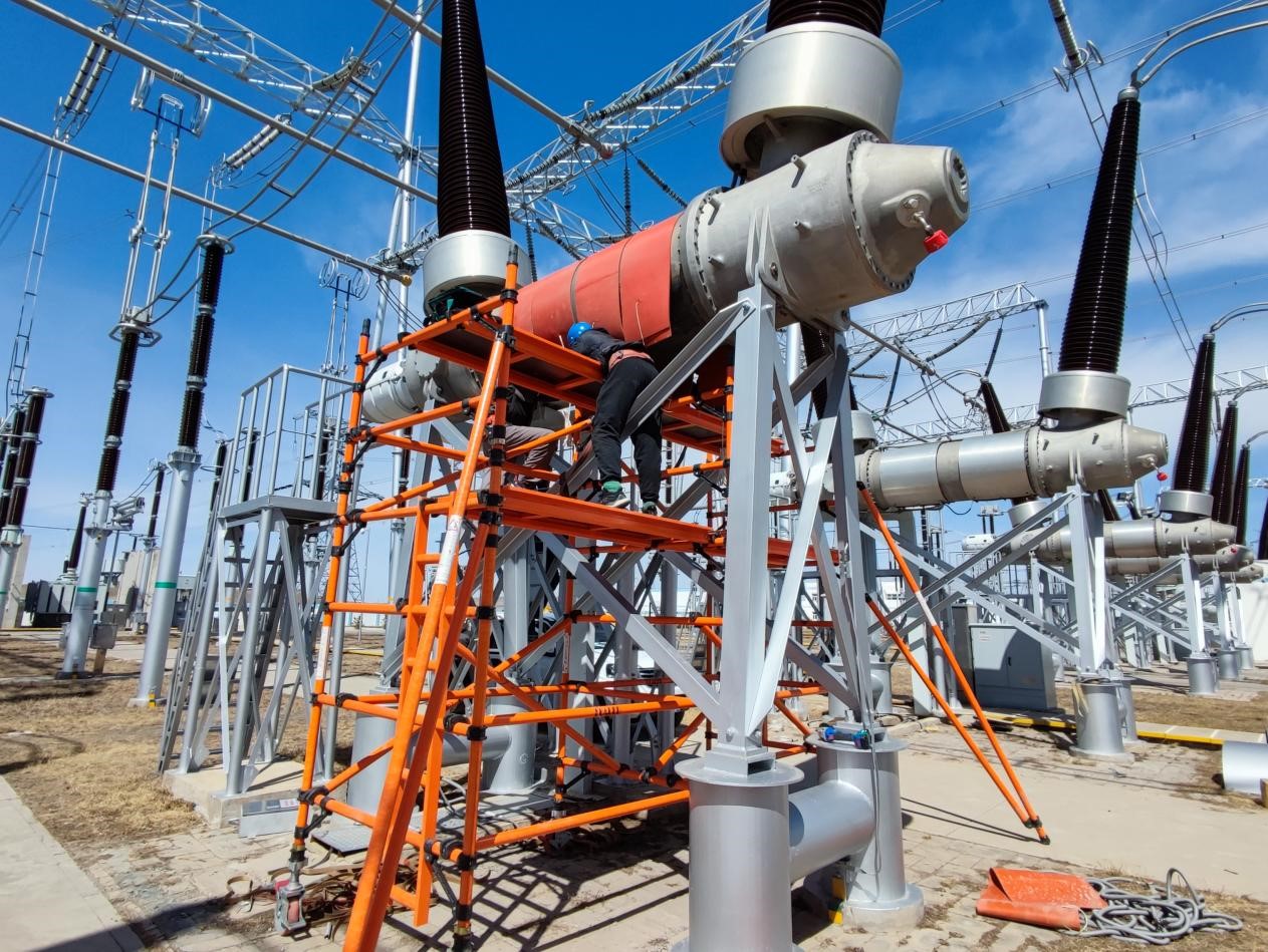 錫林郭勒超高壓供電公司斷路器加熱裝置再升級