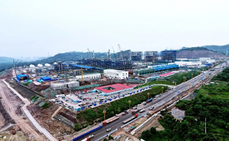 年底前將滿負(fù)荷投運(yùn)！協(xié)鑫科技樂(lè)山10萬(wàn)噸顆粒硅項(xiàng)目即將投產(chǎn)