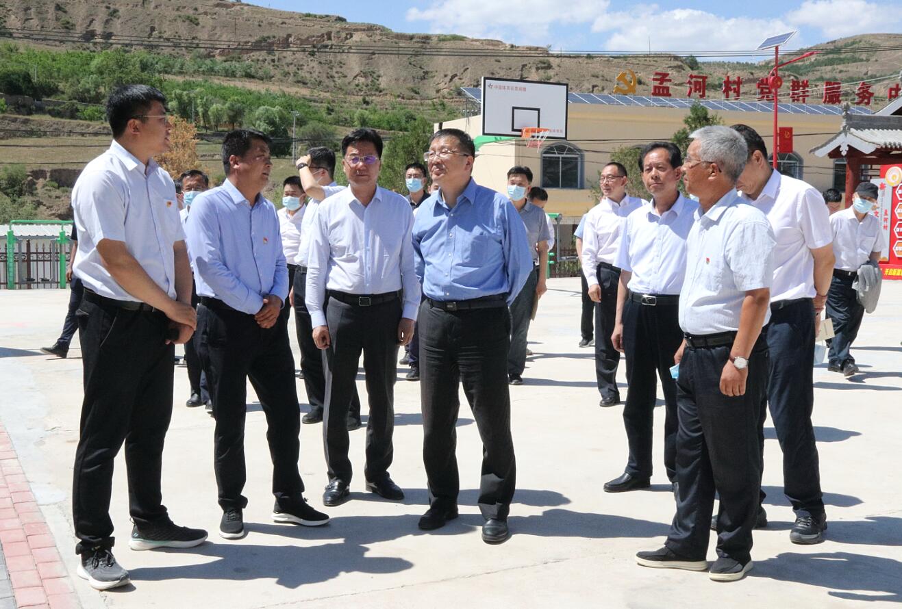 國(guó)家能源局主要負(fù)責(zé)同志赴甘肅開(kāi)展專(zhuān)題調(diào)研