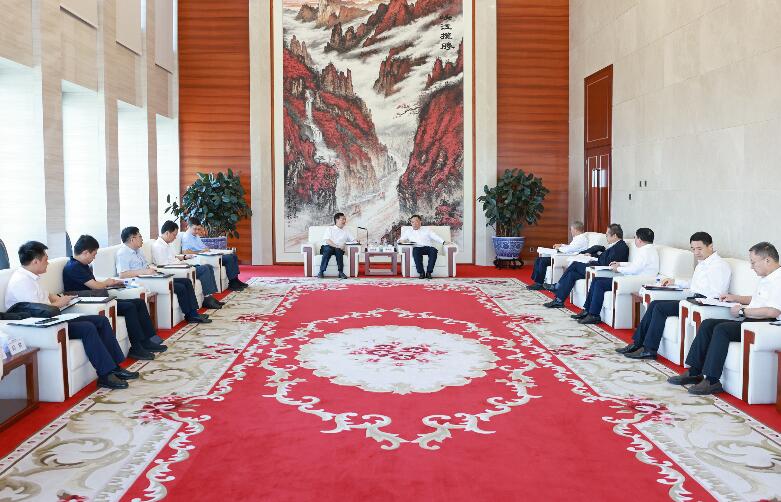 宋海良與武漢理工大學黨委書記信思金、校長楊宗凱座談