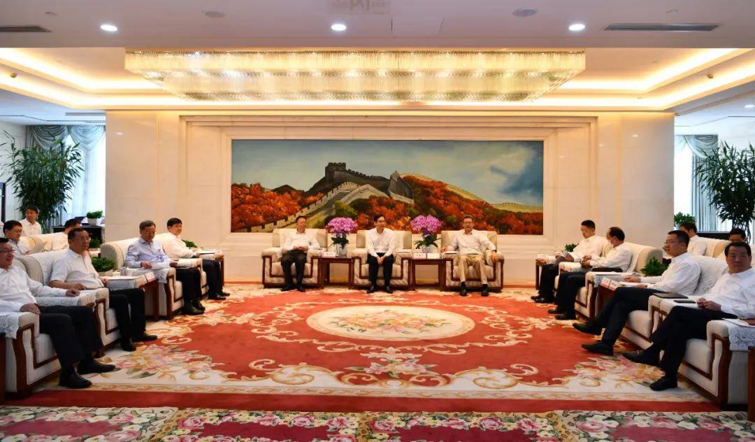 國(guó)家電投與中國(guó)建材集團(tuán)、中國(guó)鐵建舉行三方會(huì)談