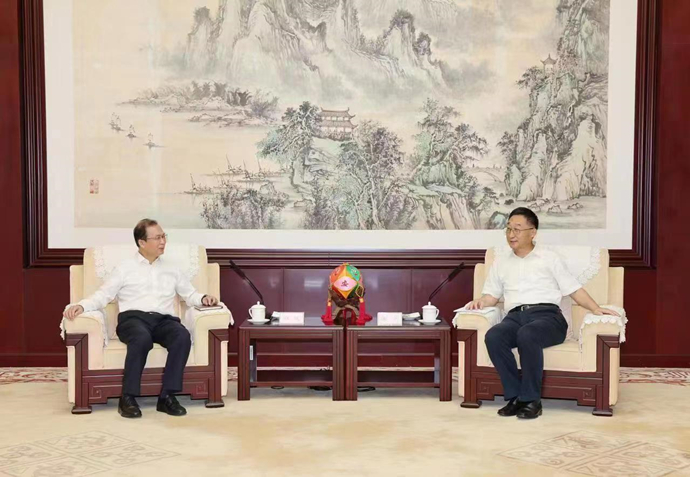 江毅拜會劉寧、農(nóng)生文并調(diào)研駐桂企業(yè)