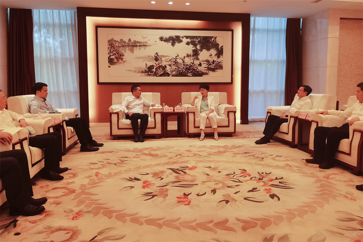 華潤(rùn)電力總裁史寶峰拜會(huì)山東省菏澤市、聊城市、東營(yíng)市