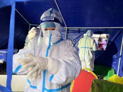 黨旗在漠南一線飄揚(yáng)，先鋒在北疆一線堅(jiān)守