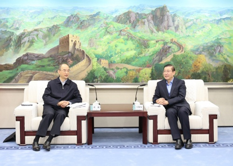 國家電網公司董事長、黨組書記辛保安與四川省省長黃強舉行會談