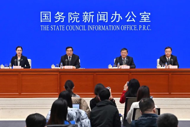 國家發(fā)改委：健全多能互補(bǔ)綜合應(yīng)急調(diào)度機(jī)制，推動風(fēng)、光發(fā)電多發(fā)滿發(fā)