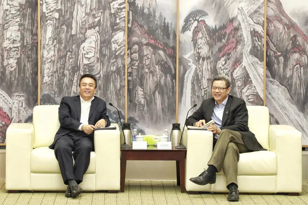 國(guó)家電投黨組書記、董事長(zhǎng)錢智民會(huì)見哈電集團(tuán)黨委書記、董事長(zhǎng)曹志安
