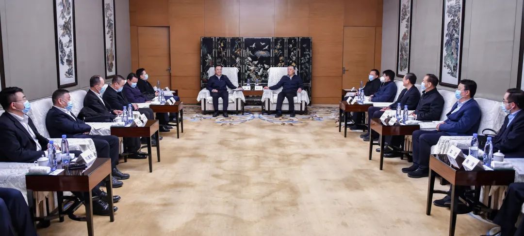 大唐集團黨組書記、董事長鄒磊與陜投集團董事長袁小寧、總經(jīng)理趙軍會談