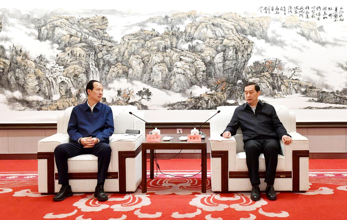 中國(guó)電建黨委書(shū)記、董事長(zhǎng)丁焰章與河北省委常委、石家莊市委書(shū)記張超超會(huì)談