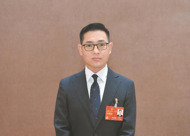 推動(dòng)清潔能源發(fā)展 促進(jìn)綠色低碳轉(zhuǎn)型——訪全國(guó)人大代表、河北寶信物流有限公司總經(jīng)理