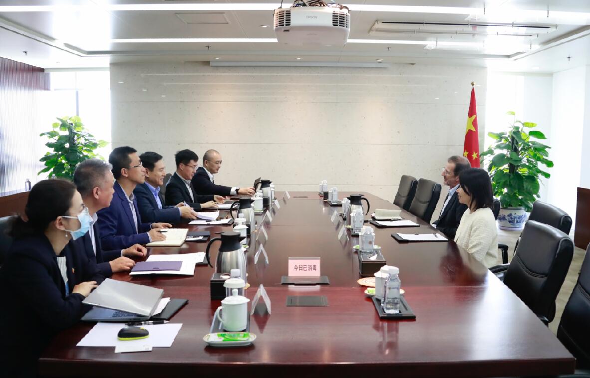 國(guó)家電投黨組成員、副總經(jīng)理陳海斌會(huì)見(jiàn)國(guó)際鋁業(yè)協(xié)會(huì)秘書(shū)長(zhǎng)邁爾斯·珀瑟