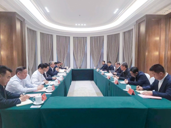 中國電建黨委副書記、總經(jīng)理王斌與黑龍江省常務(wù)副省長王一新舉行會談