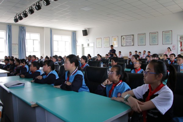 烏海供電公司聯(lián)合黨支部電力宣傳進(jìn)校園，“電”亮未來(lái)護(hù)成長(zhǎng)