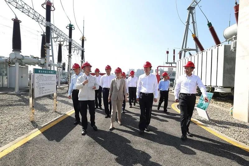 國家電網(wǎng)董事長、黨組書記辛保安會(huì)見四川省委書記王曉暉、省長黃強(qiáng)并檢查大運(yùn)會(huì)供電保障工作