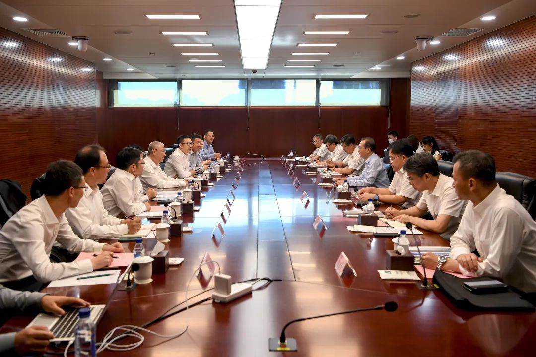 華電集團(tuán)黨組書記、董事長(zhǎng)江毅會(huì)見(jiàn)隆基綠能總裁李振國(guó)