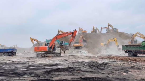 【防汛救災(zāi) 央企行動】爭分奪秒加固堤壩，中建集團(tuán)馳援天津防汛抗洪一線